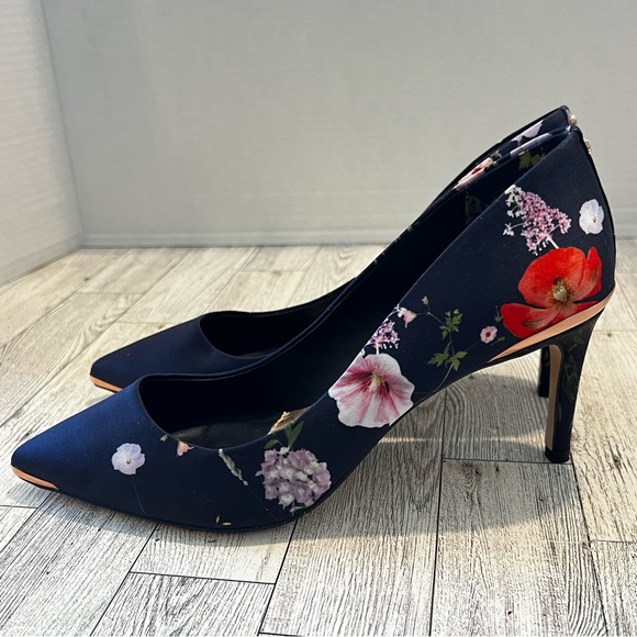 Ted Baker Wishtrip Floral Pointed-toe Satin Pumps Navy Pink Women's 39 US 8.5M - Picture 6 of 11
